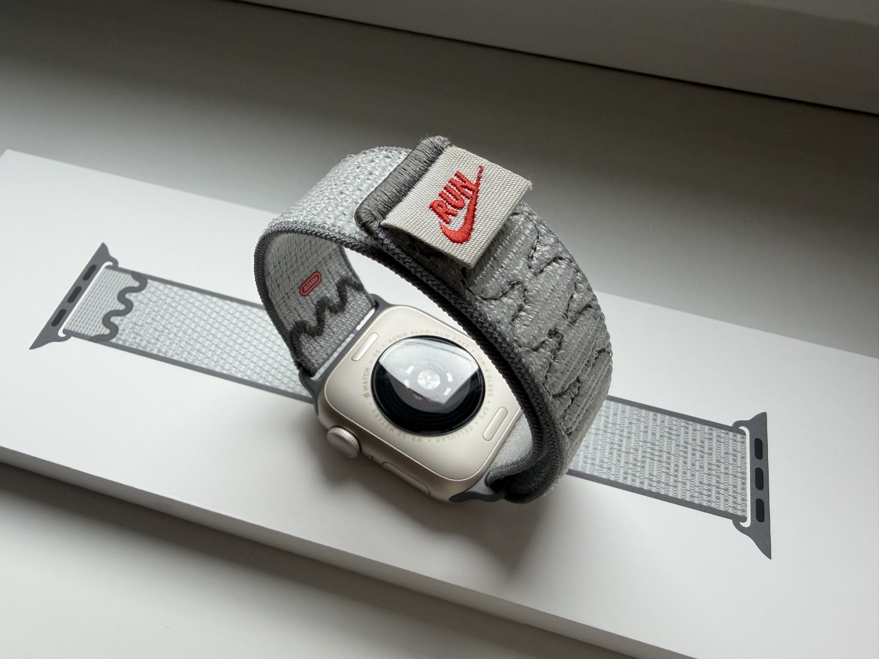 Nike sportszíj és sportpánt (40mm-es Apple Watch-hoz) - Szürke