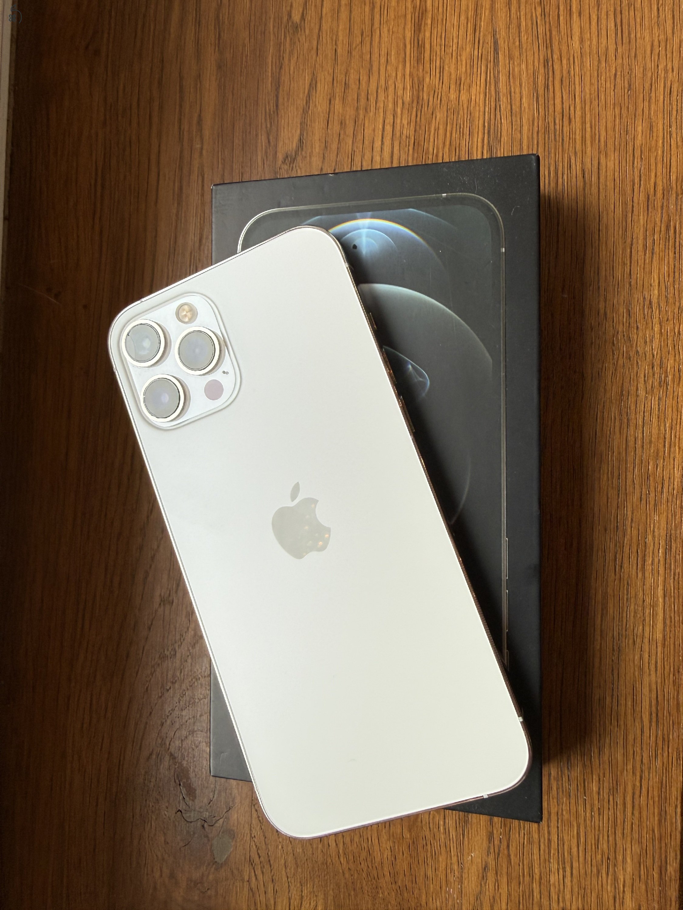 Iphone 12 Pro Max sérült de alkuképes