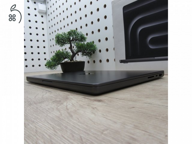 Apple MacBook Pro 14 (2023) M3 Pro 18GB/500GB – használt, újszerű – 100% akku (9 ciklus)