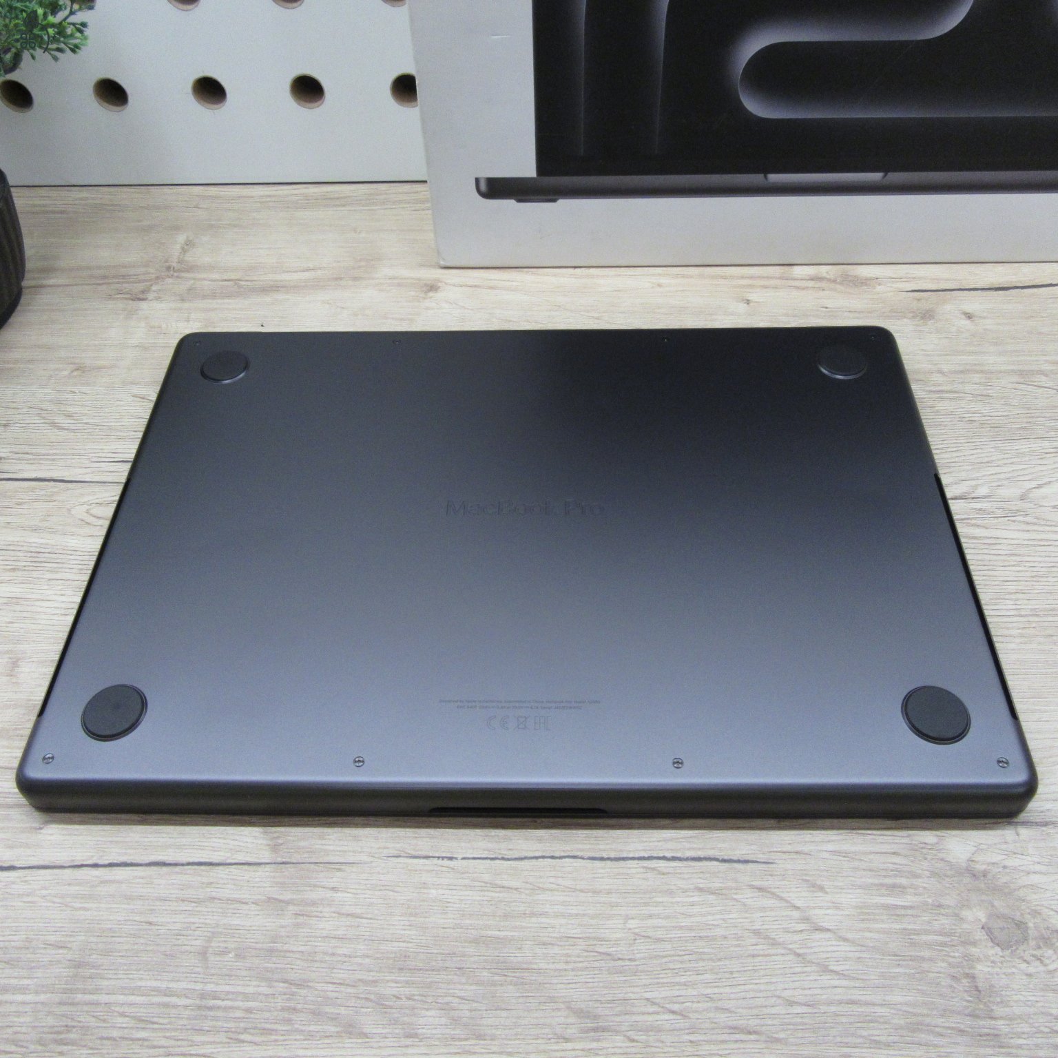 Apple MacBook Pro 14 (2023) M3 Pro 18GB/500GB – használt, újszerű – 100% akku (9 ciklus)