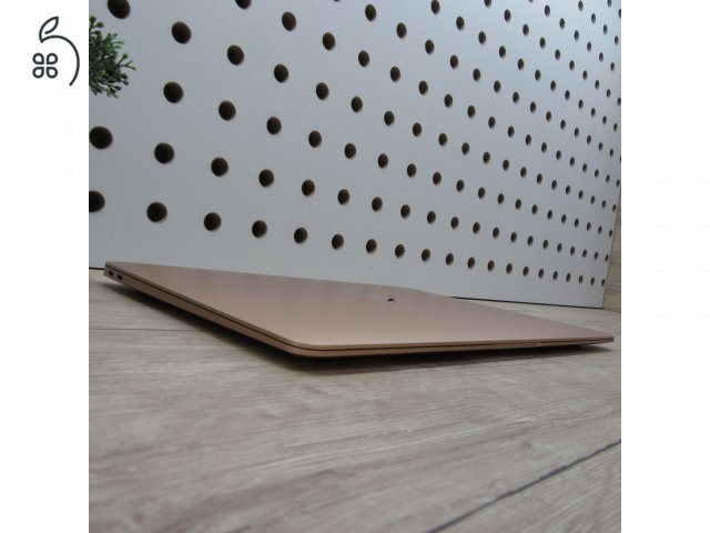 Apple MacBook Air 13 (2020) M1 8GB/256GB – használt, szép állapot – 87% akku (317 ciklus)