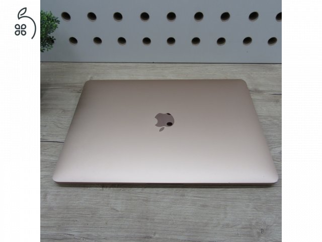 Apple MacBook Air 13 (2020) M1 8GB/256GB – használt, szép állapot – 87% akku (317 ciklus)