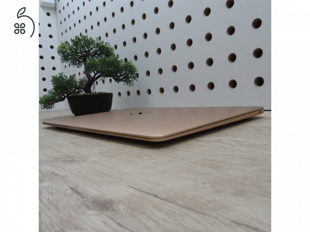Apple MacBook Air 13 (2020) M1 8GB/256GB – használt, szép állapot – 87% akku (317 ciklus)