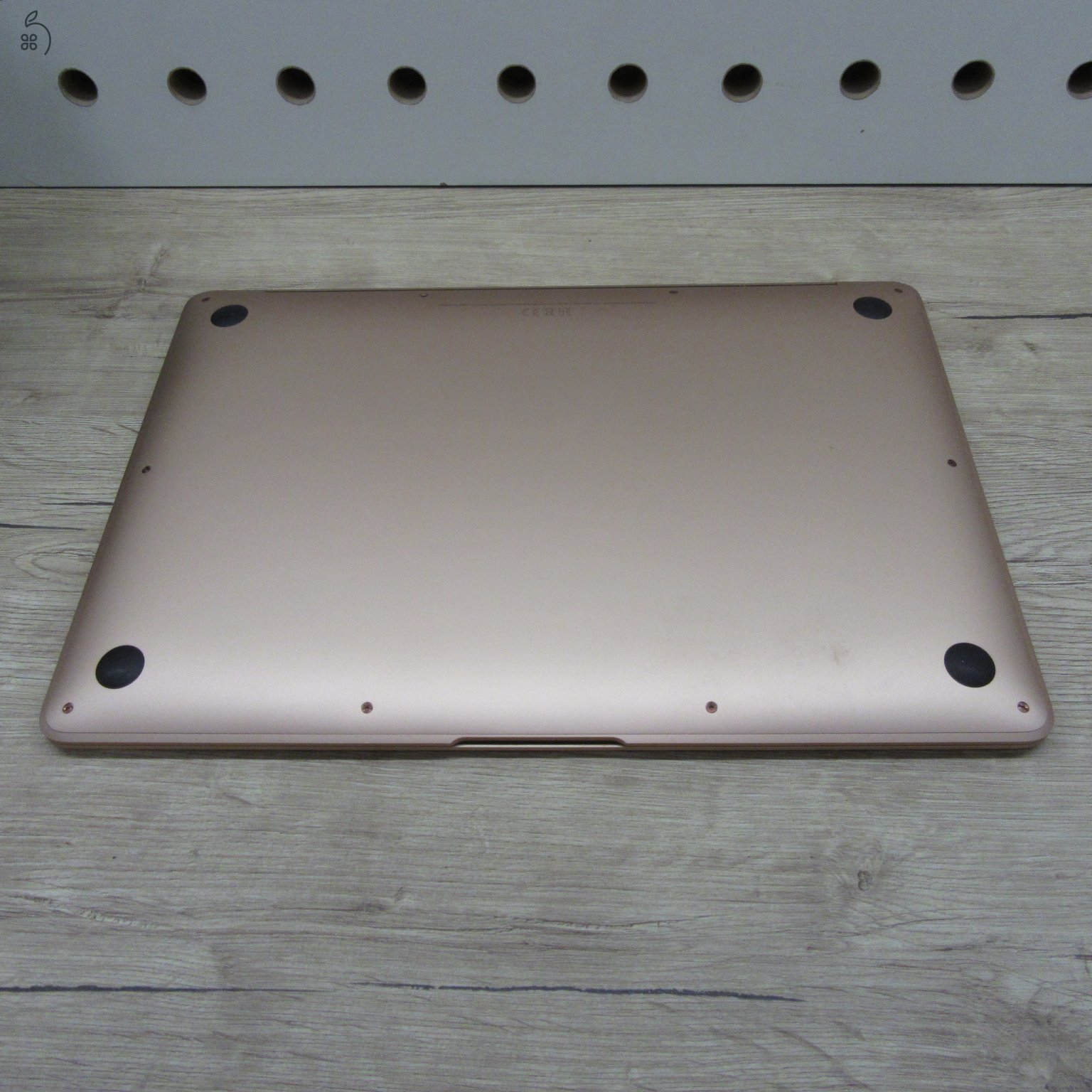 Apple MacBook Air 13 (2020) M1 8GB/256GB – használt, szép állapot – 87% akku (317 ciklus)