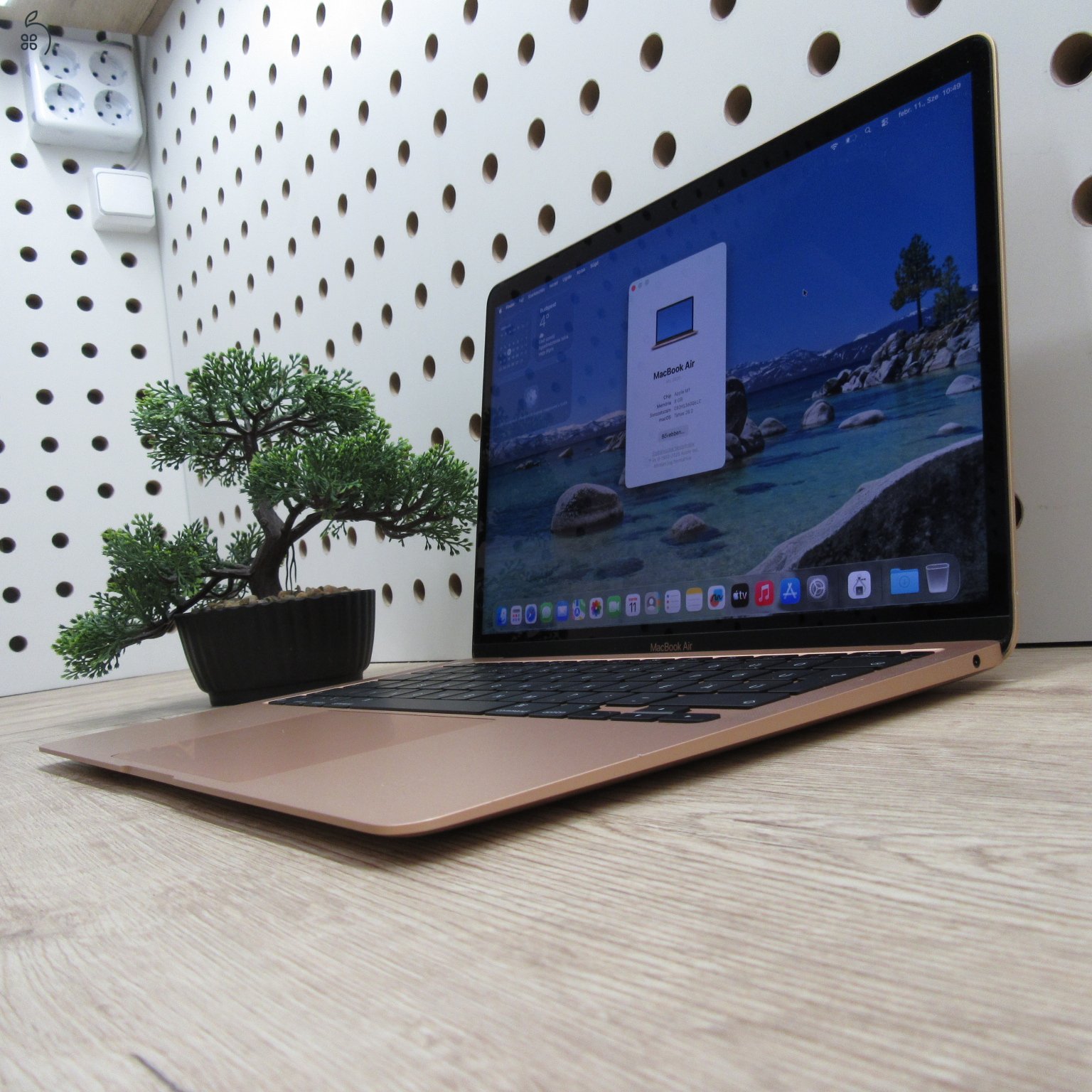 Apple MacBook Air 13 (2020) M1 8GB/256GB – használt, szép állapot – 87% akku (317 ciklus)