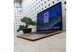 Apple MacBook Air 13 (2020) M1 8GB/256GB – használt, szép állapot – 87% akku (317 ciklus)