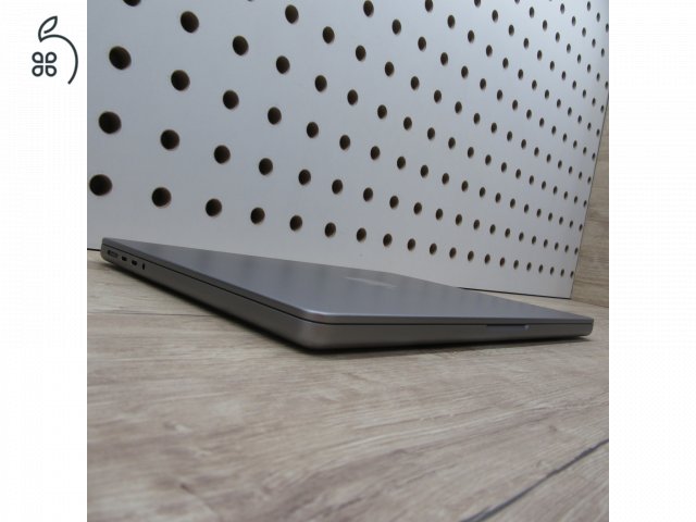 Apple MacBook Pro 14 (2021) M1 Pro 16GB/500GB – használt, szép állapot – 87% akku (323 ciklus)