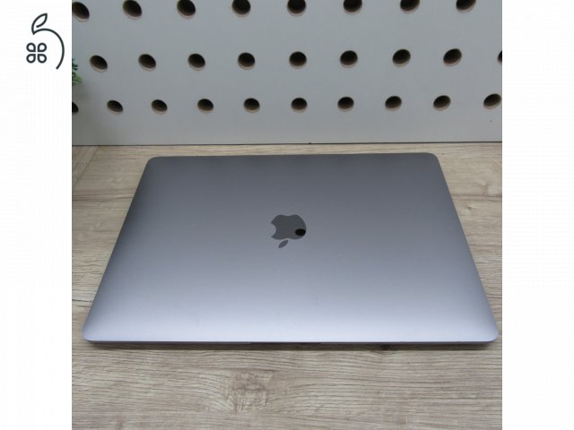 Apple MacBook Air 13 (2020) M1 8GB/500GB – használt, megkímélt – 82% akku