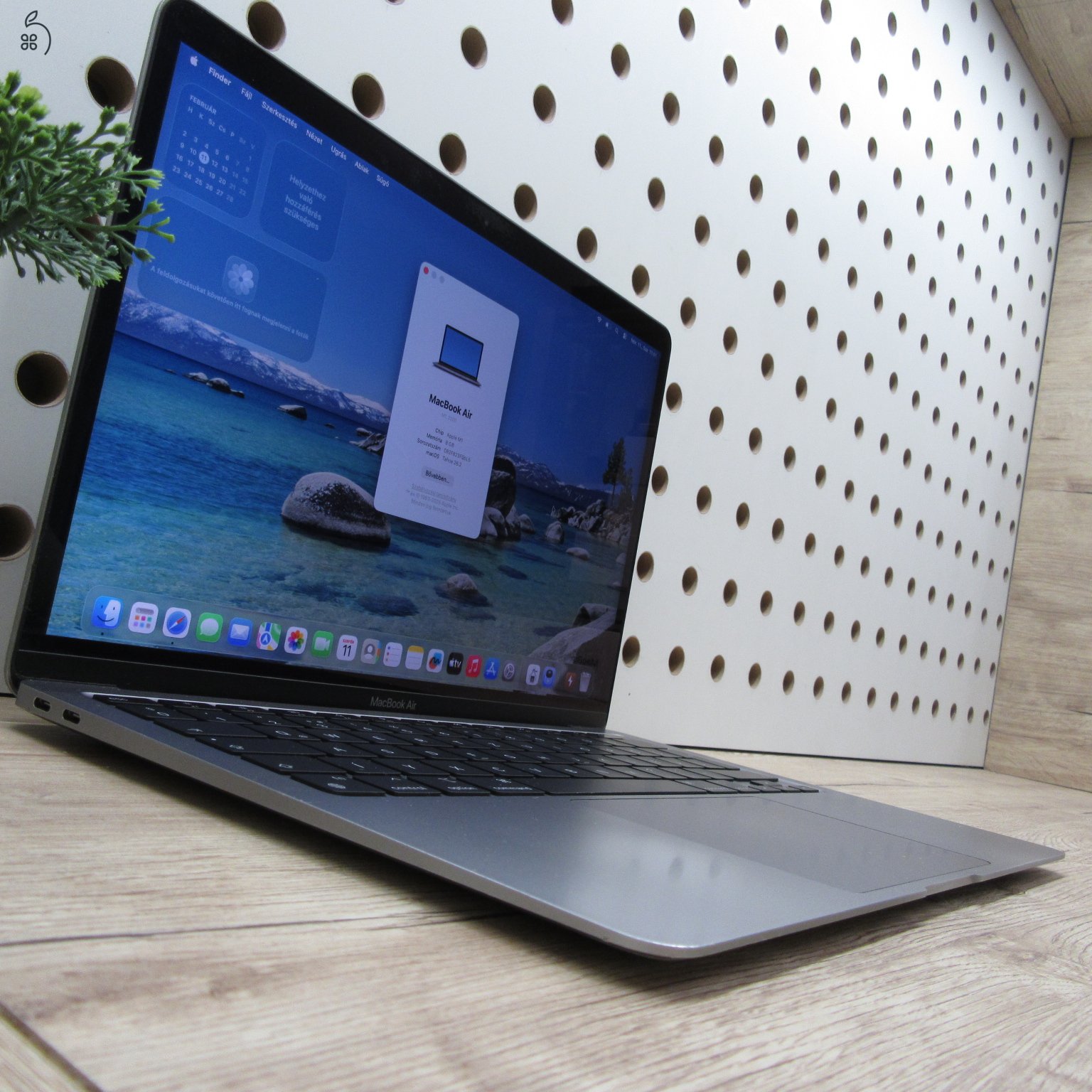 Apple MacBook Air 13 (2020) M1 8GB/500GB – használt, megkímélt – 82% akku