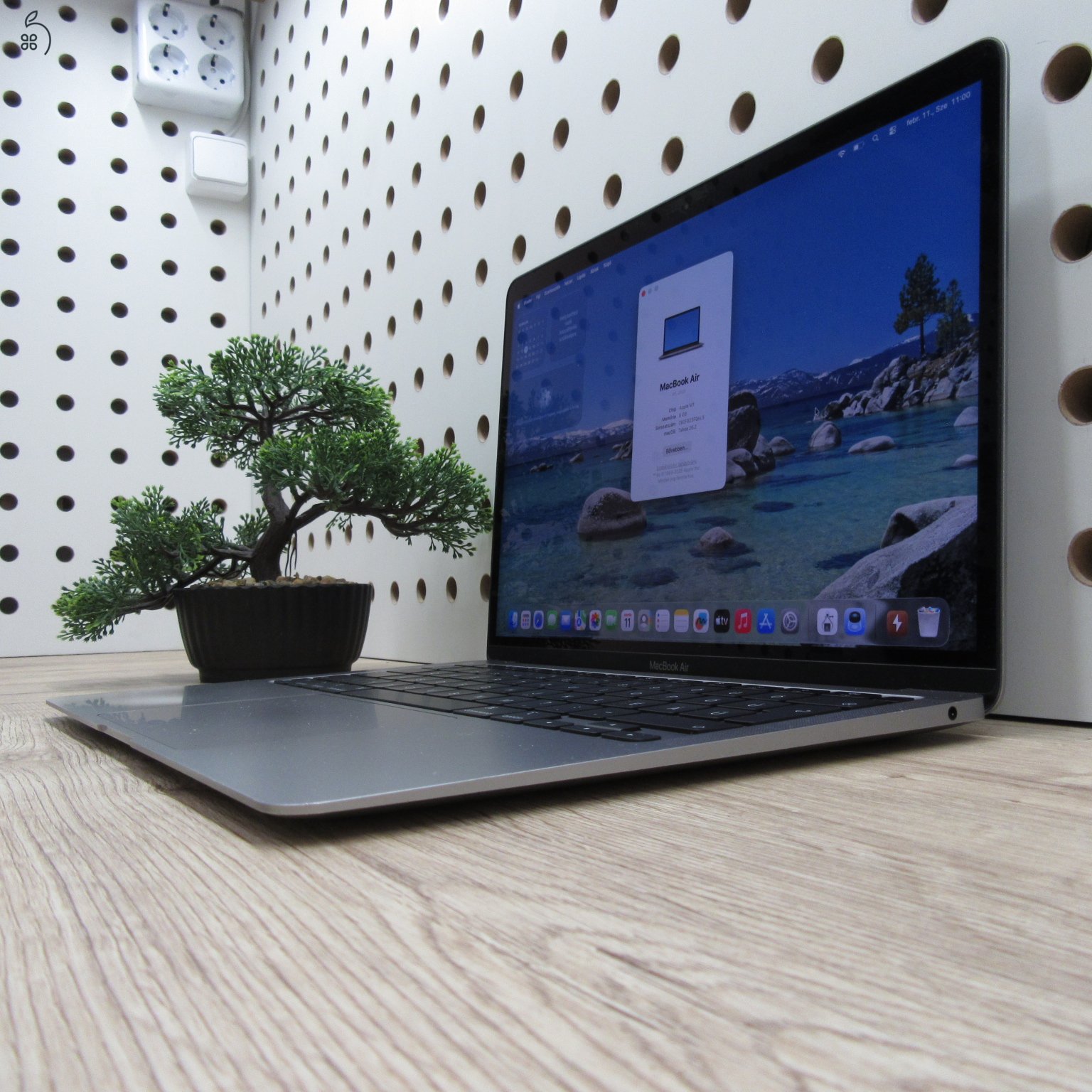 Apple MacBook Air 13 (2020) M1 8GB/500GB – használt, megkímélt – 82% akku