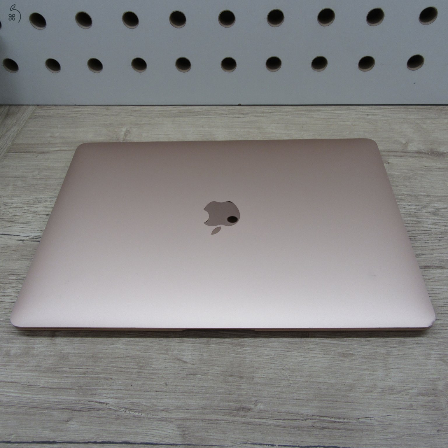 Apple MacBook Air 13 (2020) M1 8GB/256GB – használt, megkímélt – 85% akku (258 ciklus)