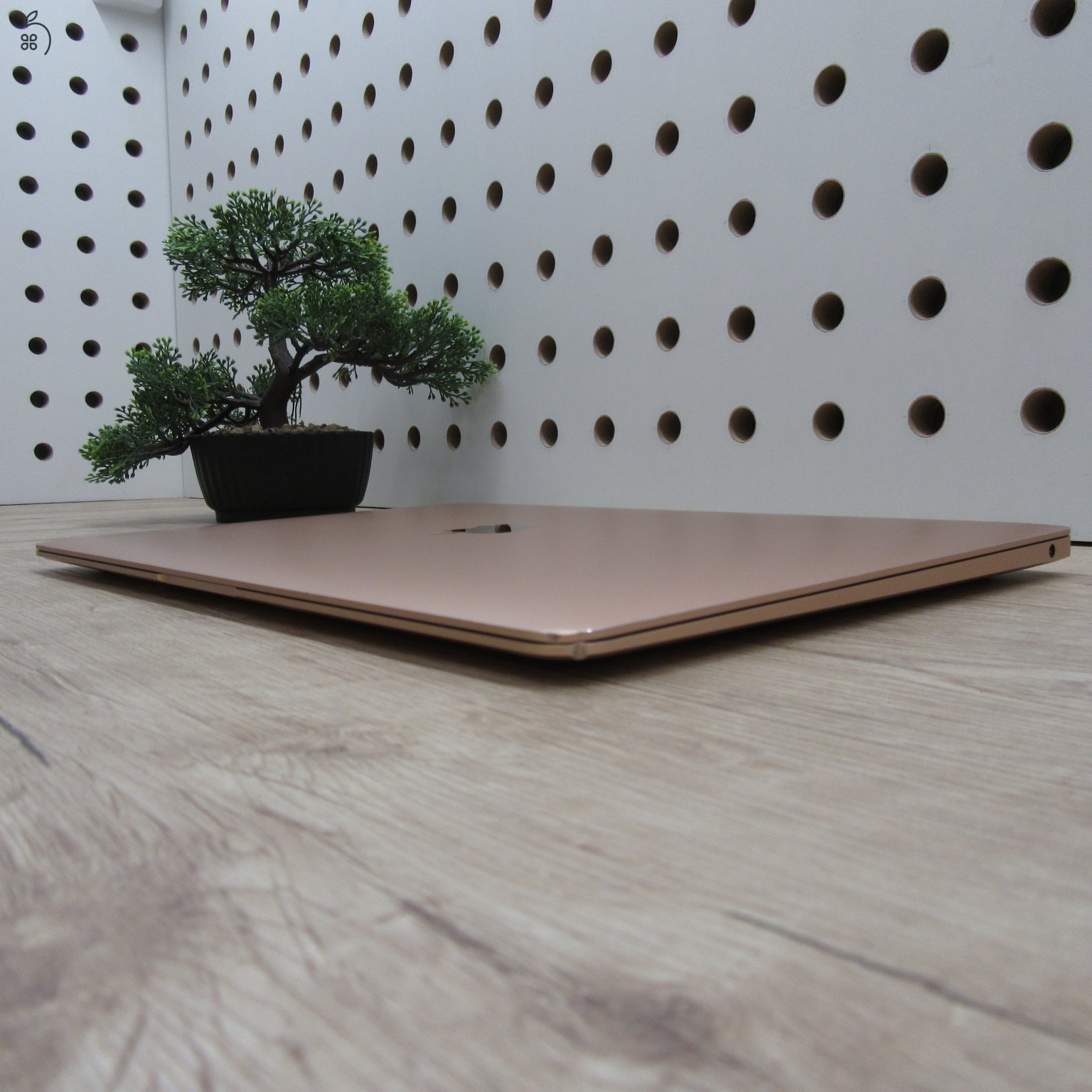 Apple MacBook Air 13 (2020) M1 8GB/256GB – használt, megkímélt – 85% akku (258 ciklus)
