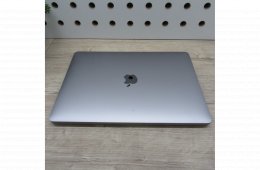Apple MacBook Pro 13 (2020) M1 8GB/256GB – használt, megkímélt – 90% akku (399 ciklus)