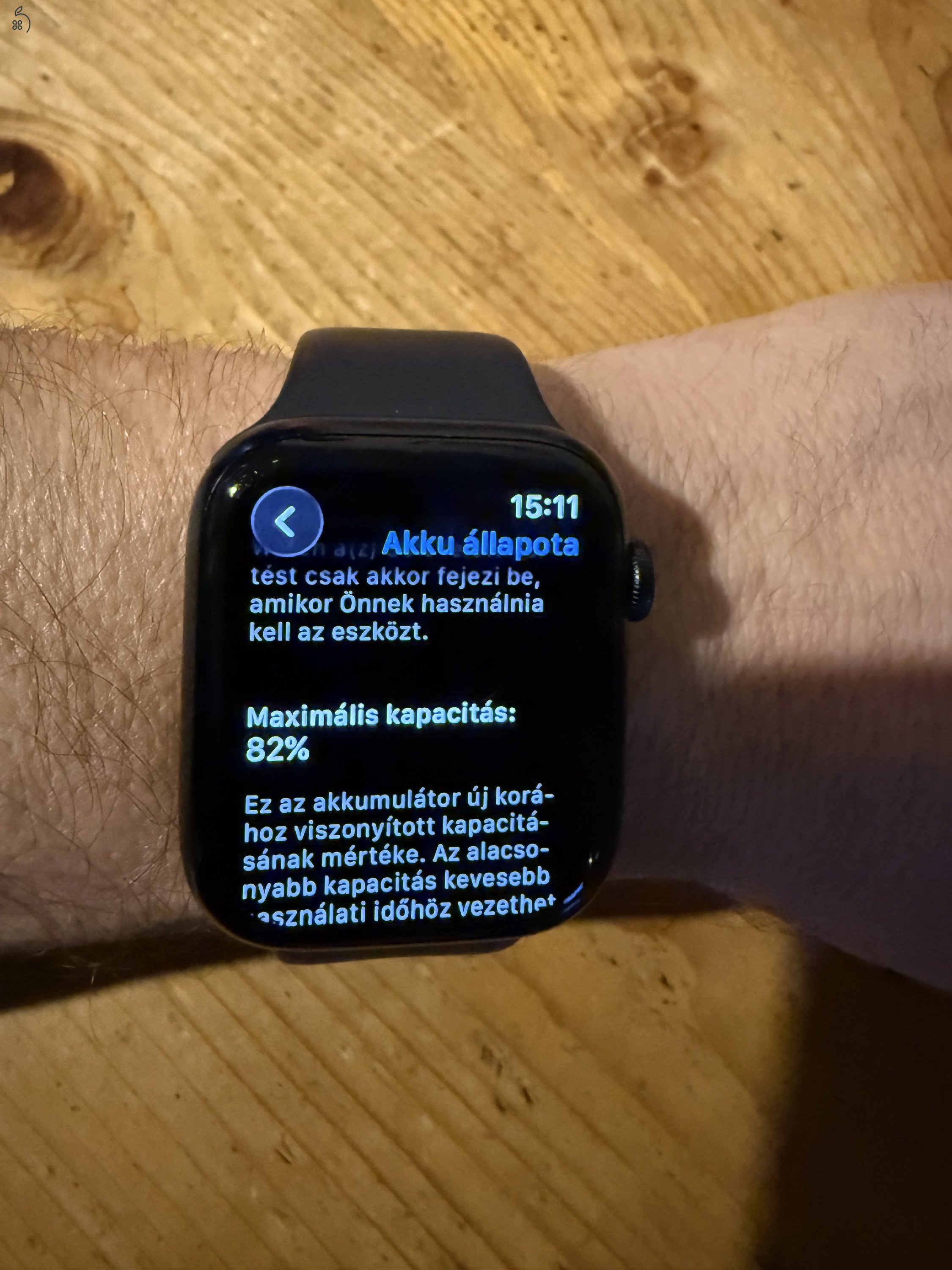 Apple Watch 8 Midnight szürke Használt