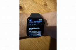 Apple Watch 8 Midnight szürke Használt