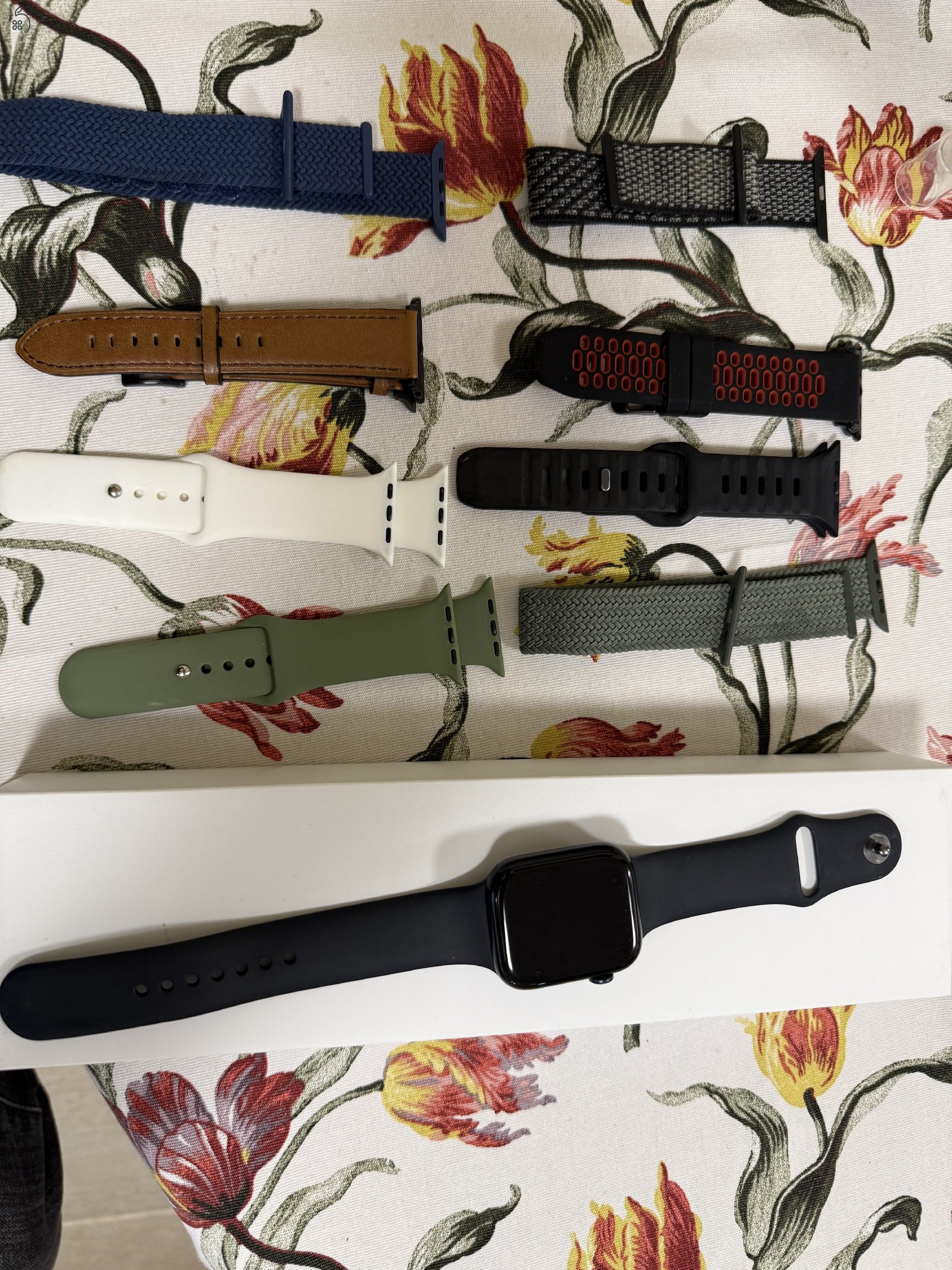 Apple Watch 8 Midnight szürke Használt