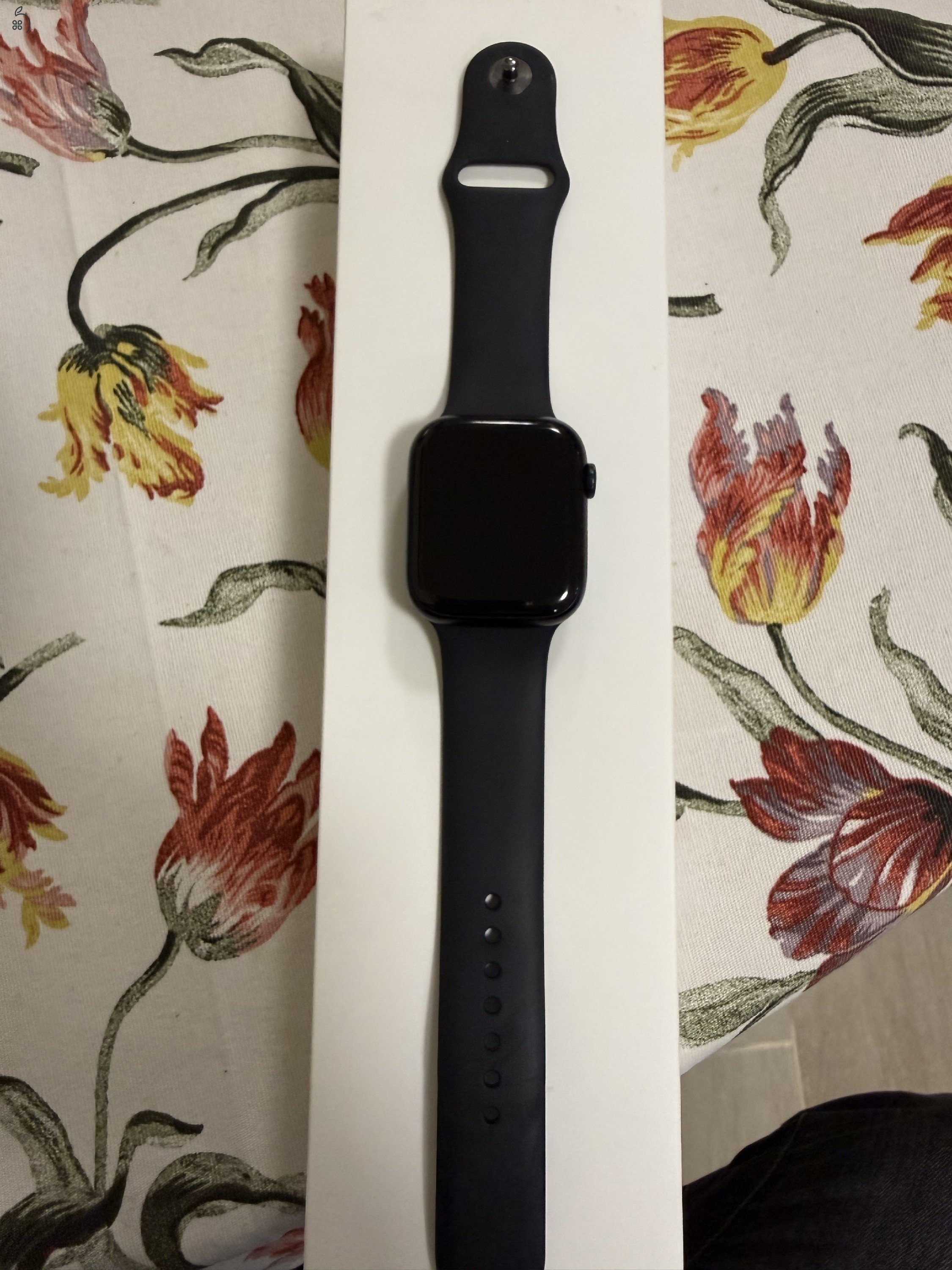 Apple Watch 8 Midnight szürke Használt