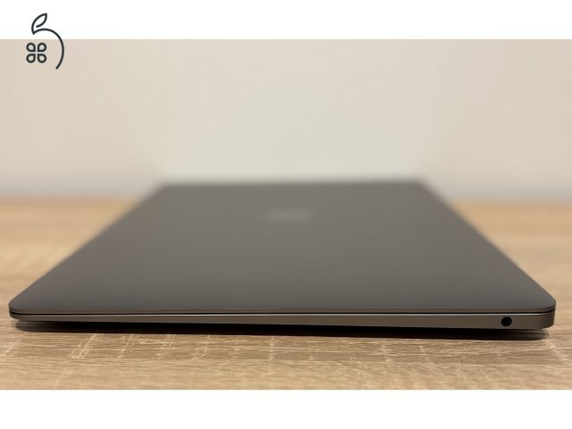 Újszerű Macbook (M1) eladó