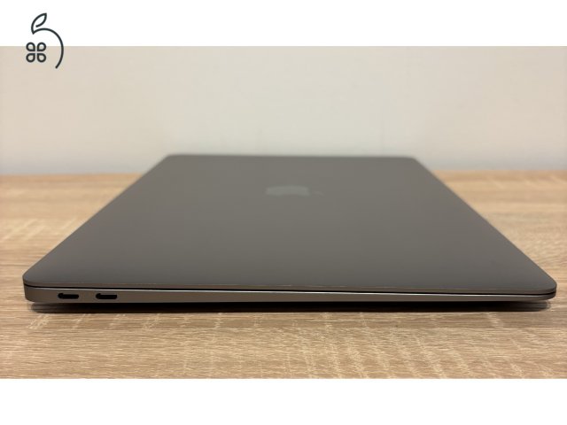 Újszerű Macbook (M1) eladó