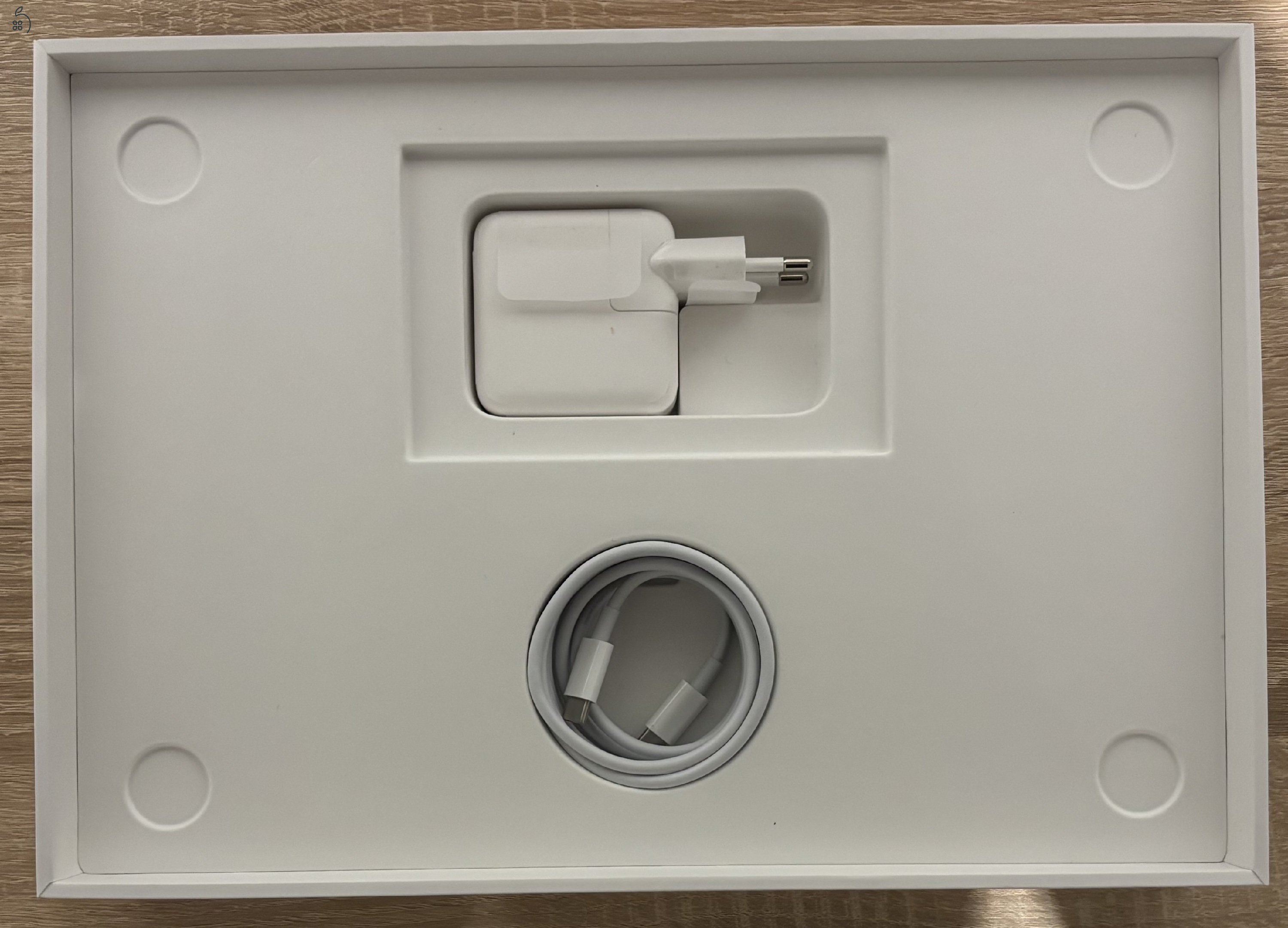 Újszerű Macbook (M1) eladó