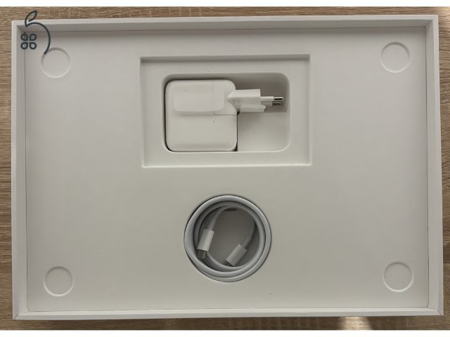 Újszerű Macbook (M1) eladó