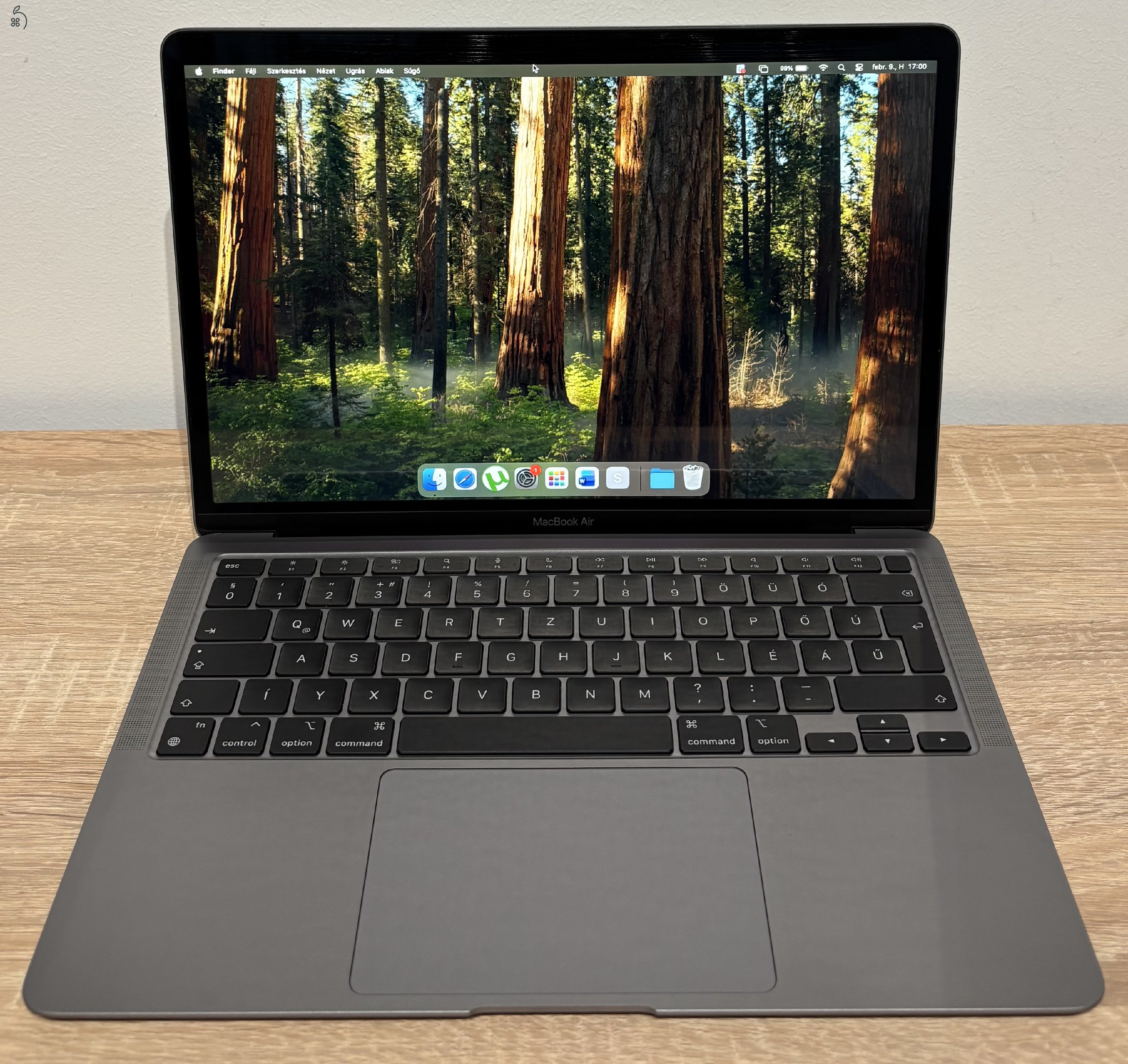 Újszerű Macbook (M1) eladó