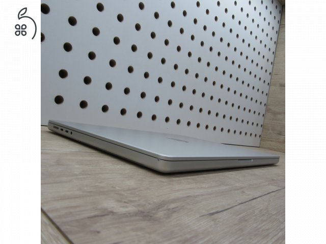 Apple MacBook Pro 16 (2023) M2 Pro 16GB/500GB – használt, szép állapot – 95% akku (101 ciklus)
