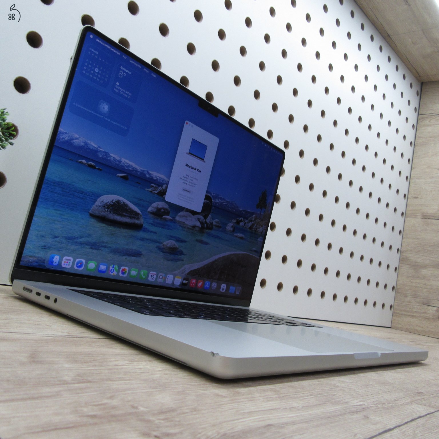 Apple MacBook Pro 16 (2023) M2 Pro 16GB/500GB – használt, szép állapot – 95% akku (101 ciklus)