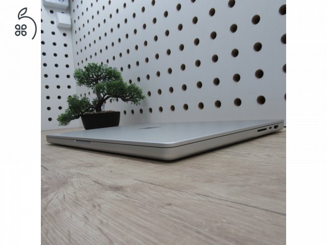 Apple MacBook Pro 16 (2023) M2 Pro 16GB/500GB – használt, szép állapot – 95% akku (101 ciklus)