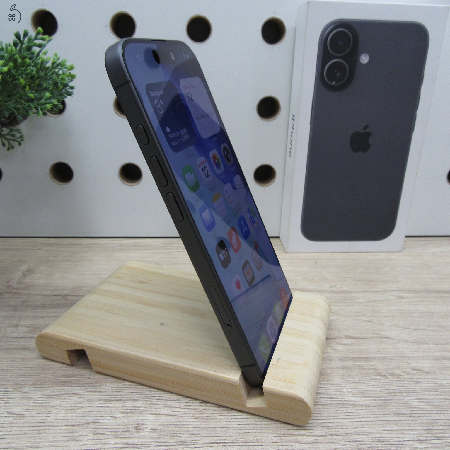 Apple iPhone 17 256GB fekete – használt, újszerű – 100% akku (0 ciklus) – Apple garancia 2027.02.11-ig