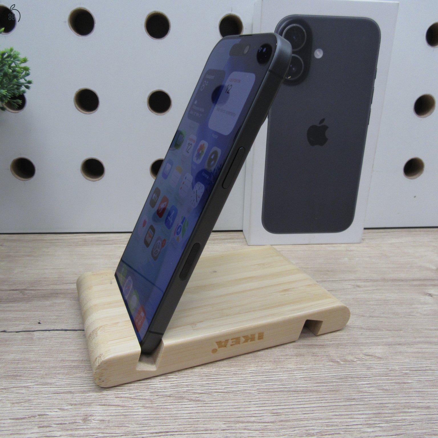 Apple iPhone 17 256GB fekete – használt, újszerű – 100% akku (0 ciklus) – Apple garancia 2027.02.11-ig