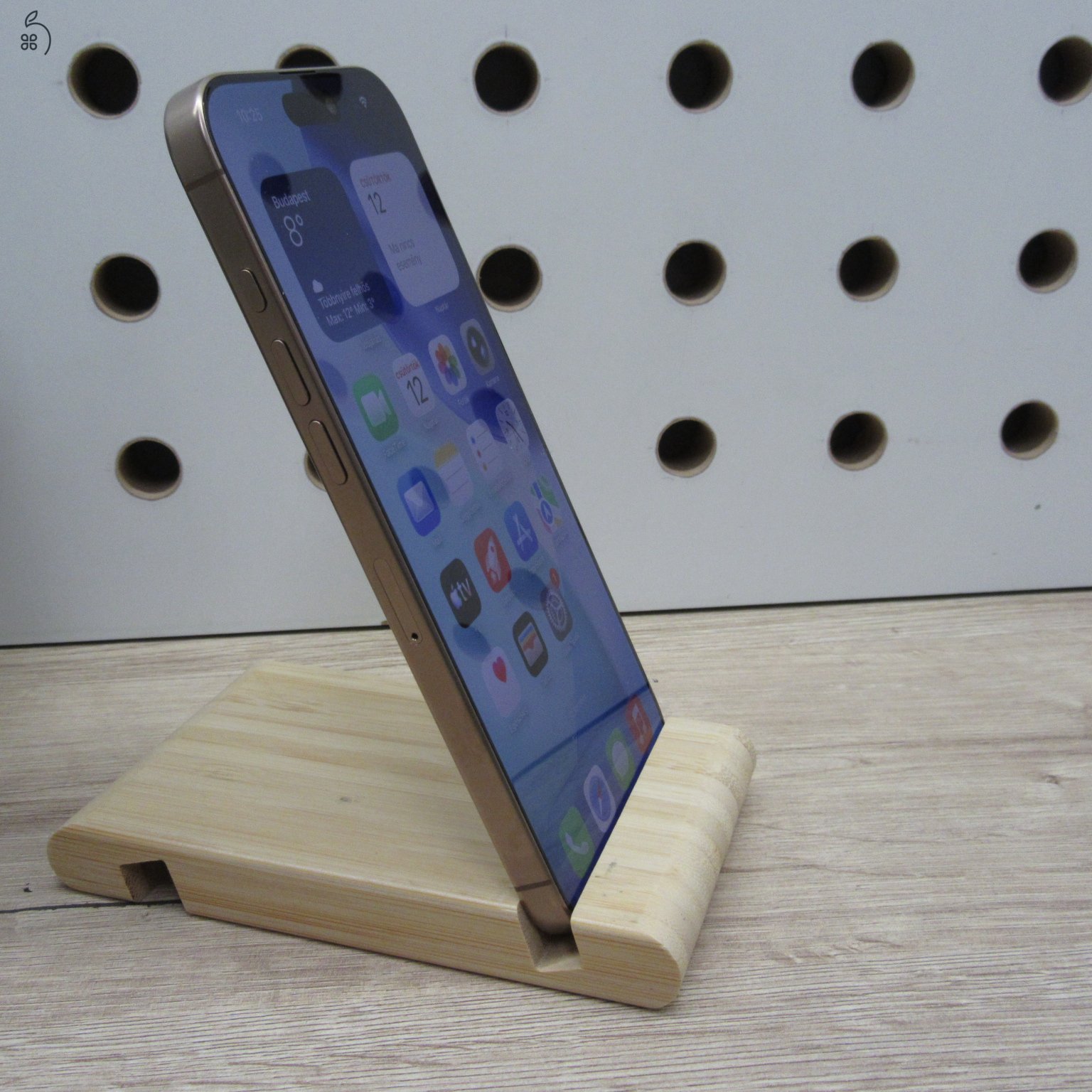 Apple iPhone 16 Pro Max 256GB Desert Titanium – használt, megkímélt – 100% akku (13 ciklus) – 6 hónap garancia