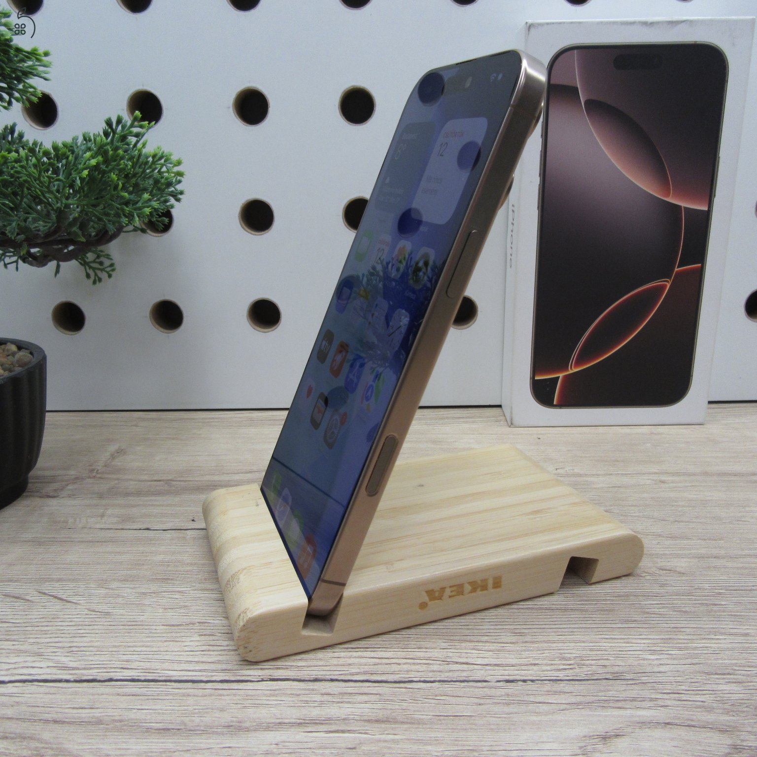 Apple iPhone 16 Pro Max 256GB Desert Titanium – használt, karcmentes – 95% akku (344 ciklus) – 6 hónap garancia