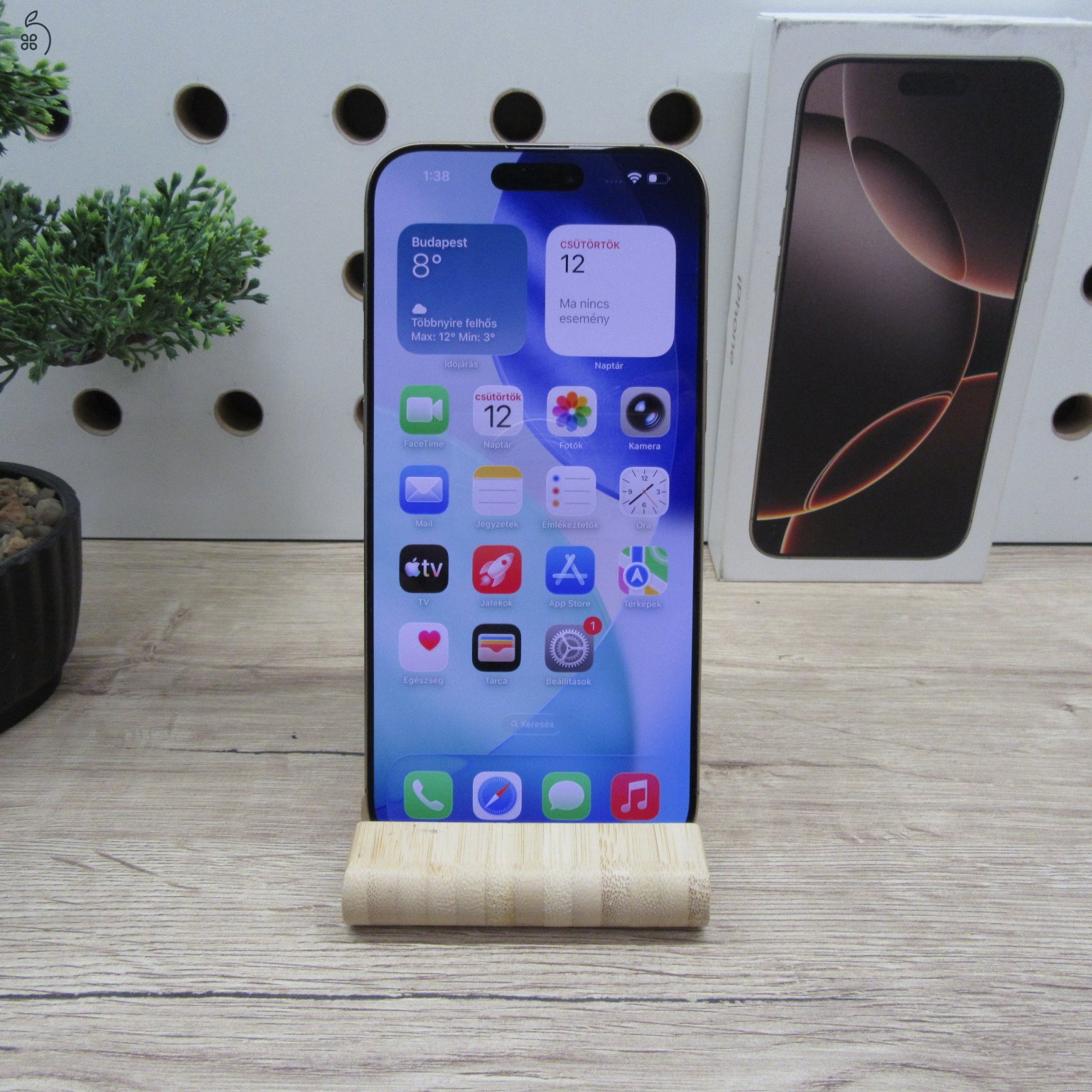 Apple iPhone 16 Pro Max 256GB Desert Titanium – használt, karcmentes – 95% akku (344 ciklus) – 6 hónap garancia