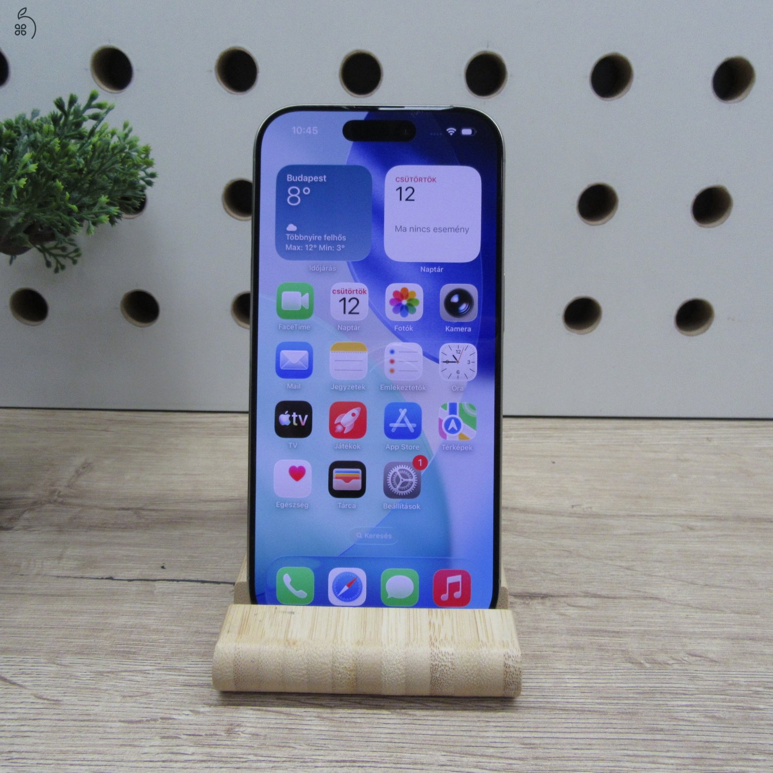 Apple iPhone 16 Pro 256GB Natural Titanium – használt, karcmentes – 6 hónap garancia