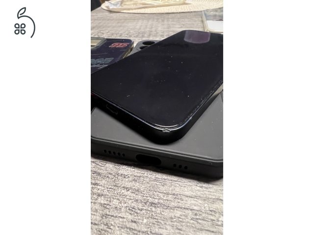 iPhone 12 független, 80%-os akku