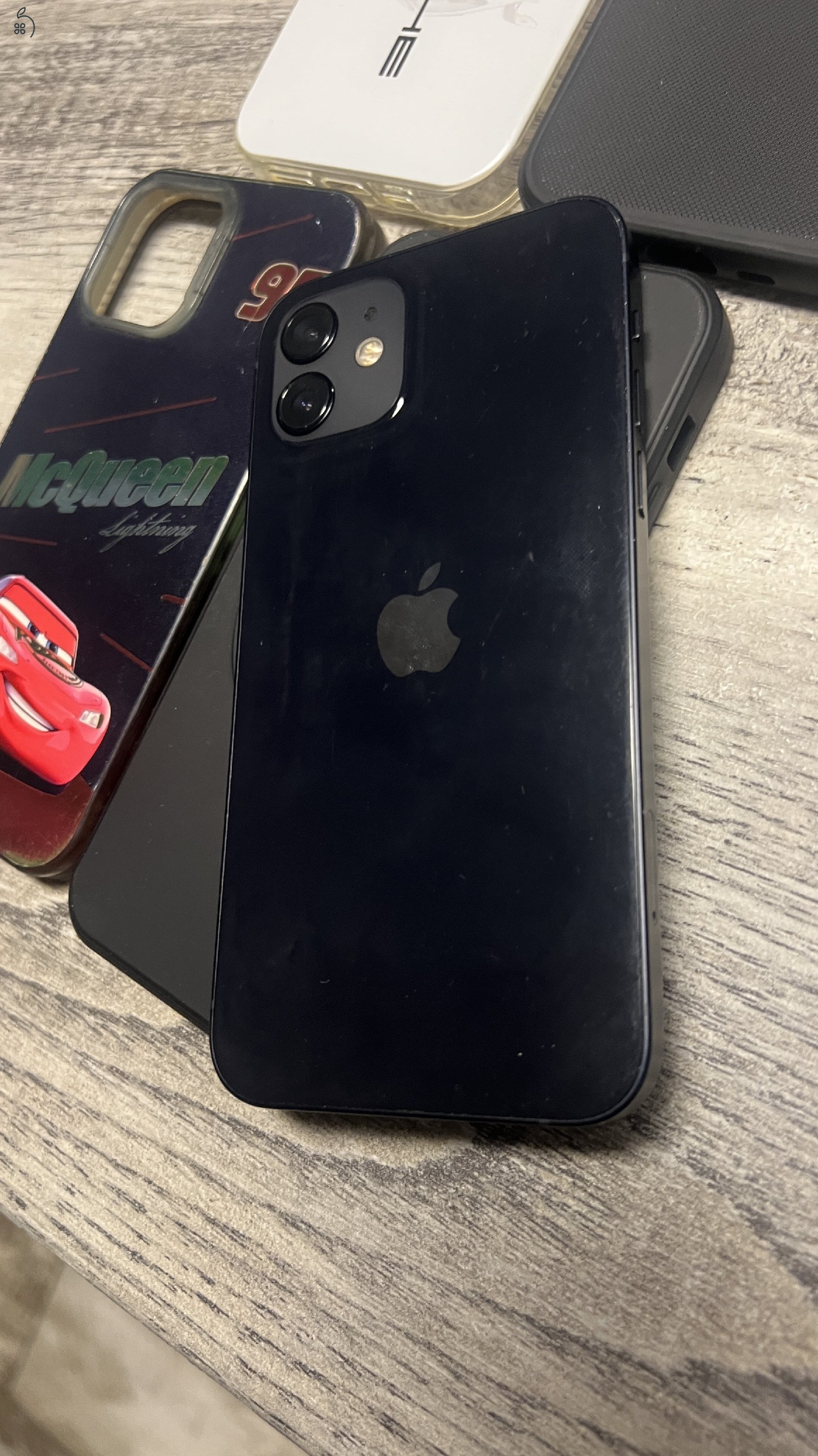 iPhone 12 független, 80%-os akku