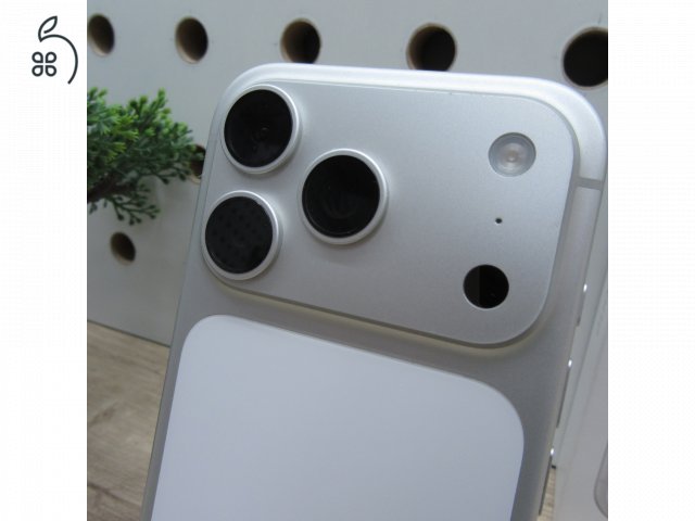 Apple iPhone 17 Pro 256GB Silver – használt, szép állapot – 100% akku (76 ciklus) – Apple garancia 2026.11.04-ig