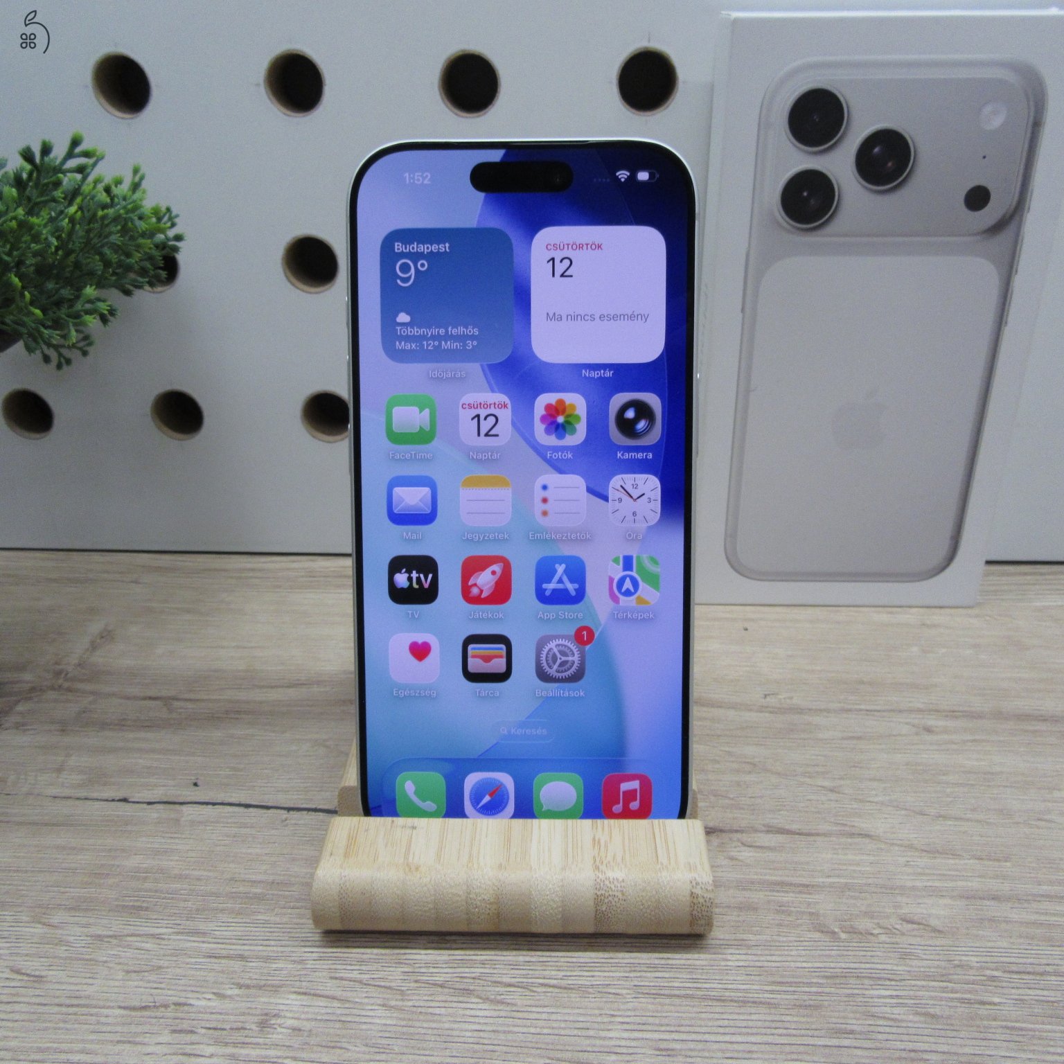 Apple iPhone 17 Pro 256GB Silver – használt, szép állapot – 100% akku (76 ciklus) – Apple garancia 2026.11.04-ig