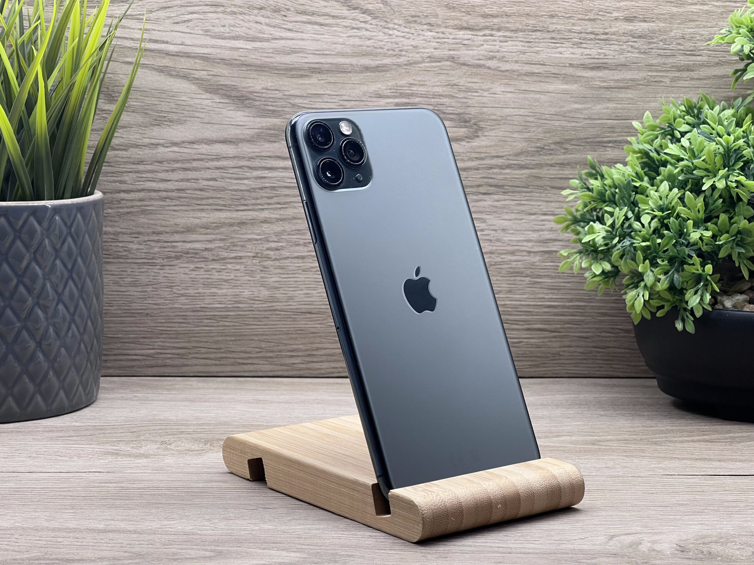 iPhone 11 Pro Max Midnight green 64GB 2 ÉV Garanciával 100%