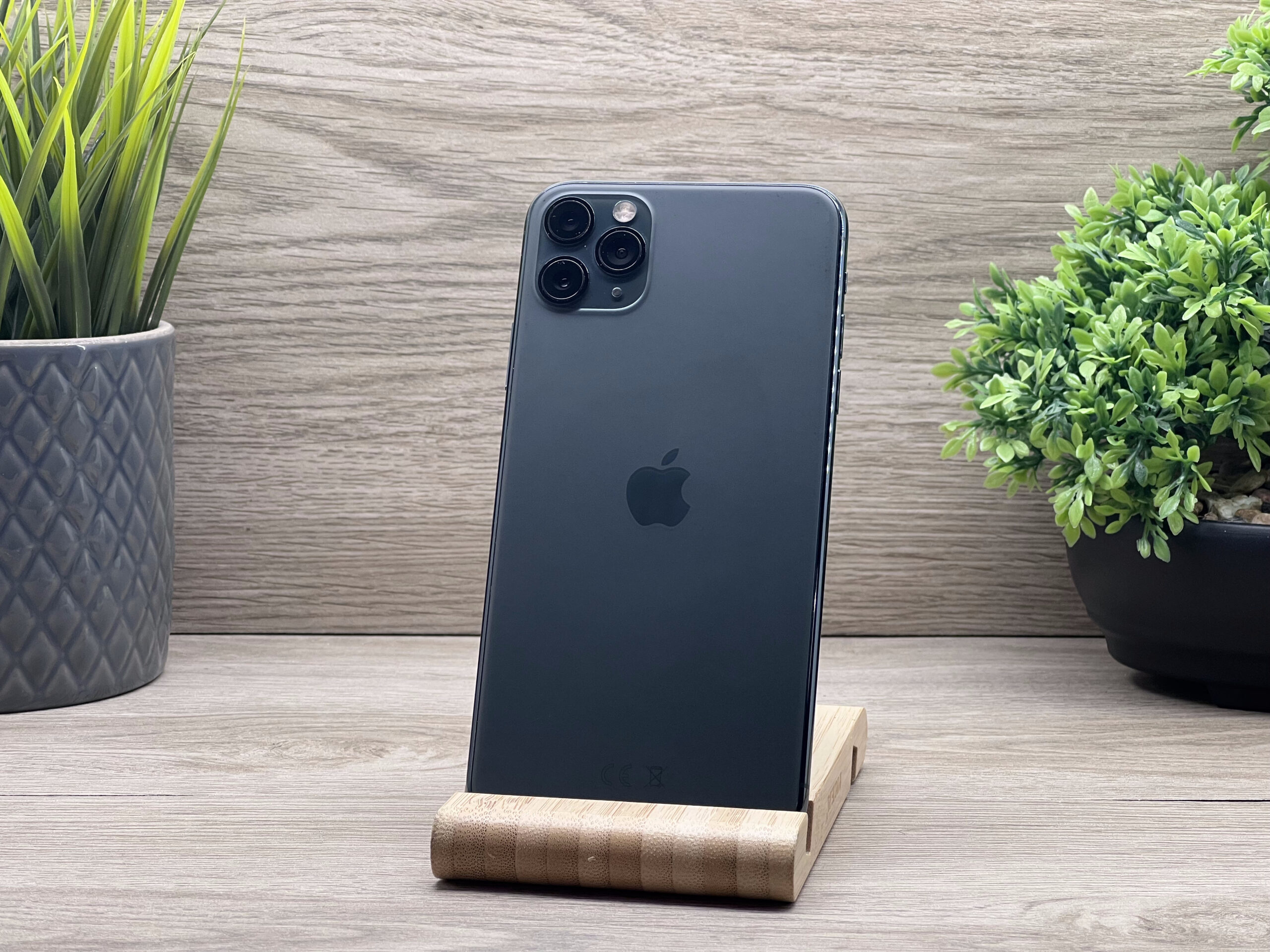 iPhone 11 Pro Max Midnight green 64GB 2 ÉV Garanciával 100%