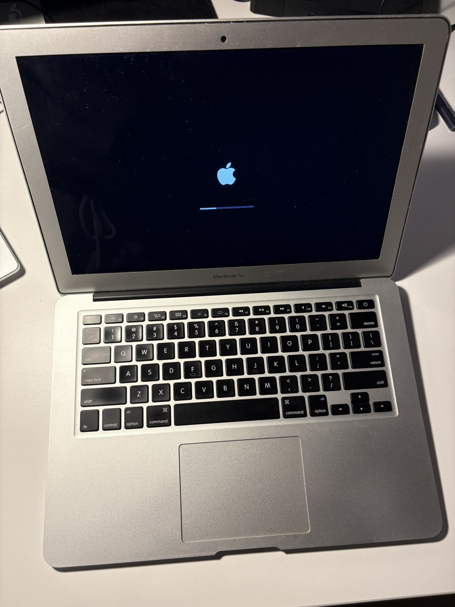 MacBook Air 2014 early, US billentyűzet