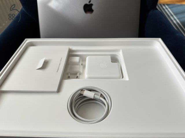 Macbook Pro 13 2018, 512ssd, 8gb 