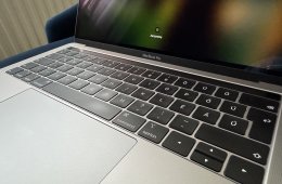 Macbook Pro 13 2018, 512ssd, 8gb 