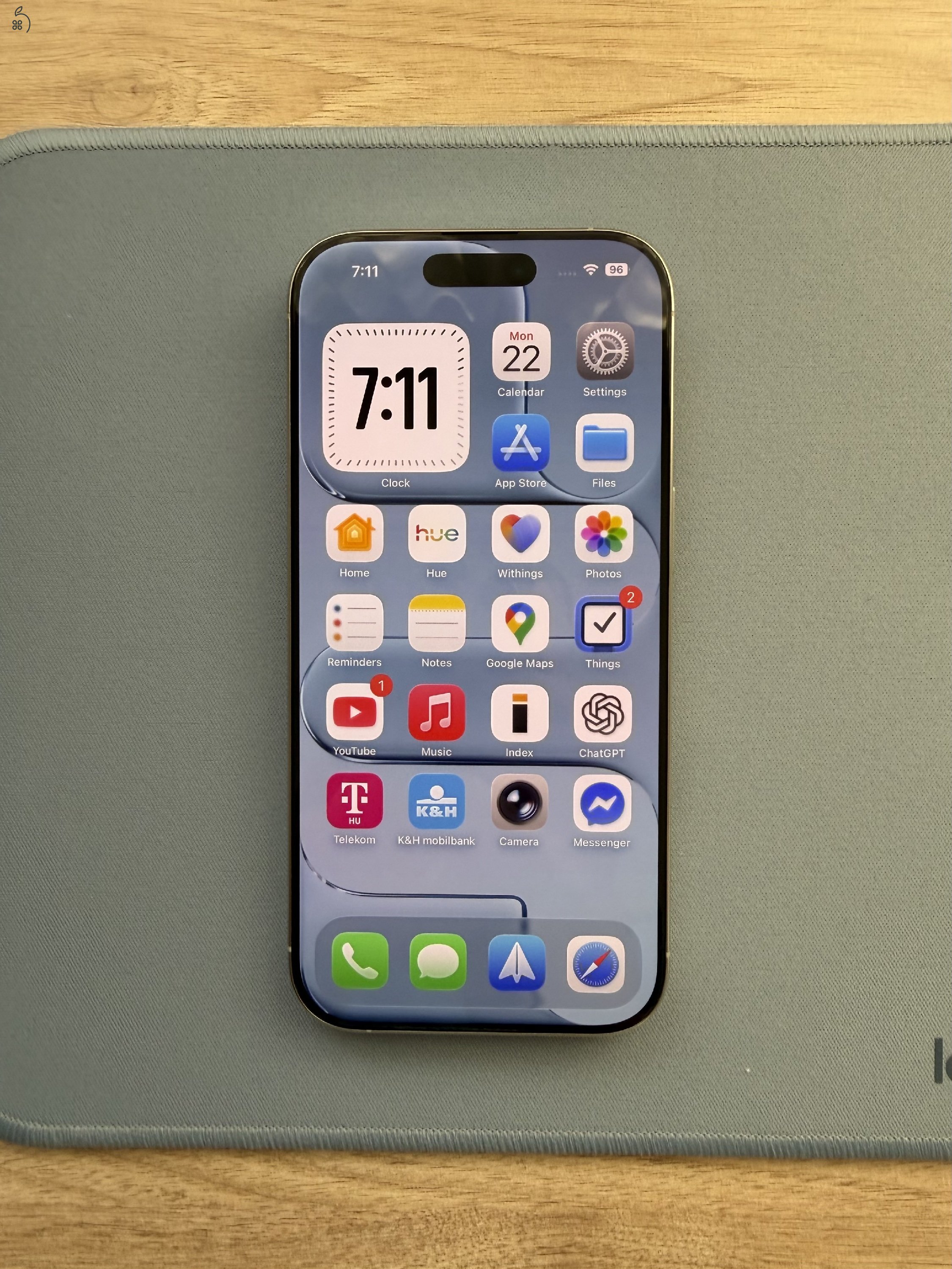 iPhone 16 Pro (fehér titán, 256 GB, 100% akkumulátor)