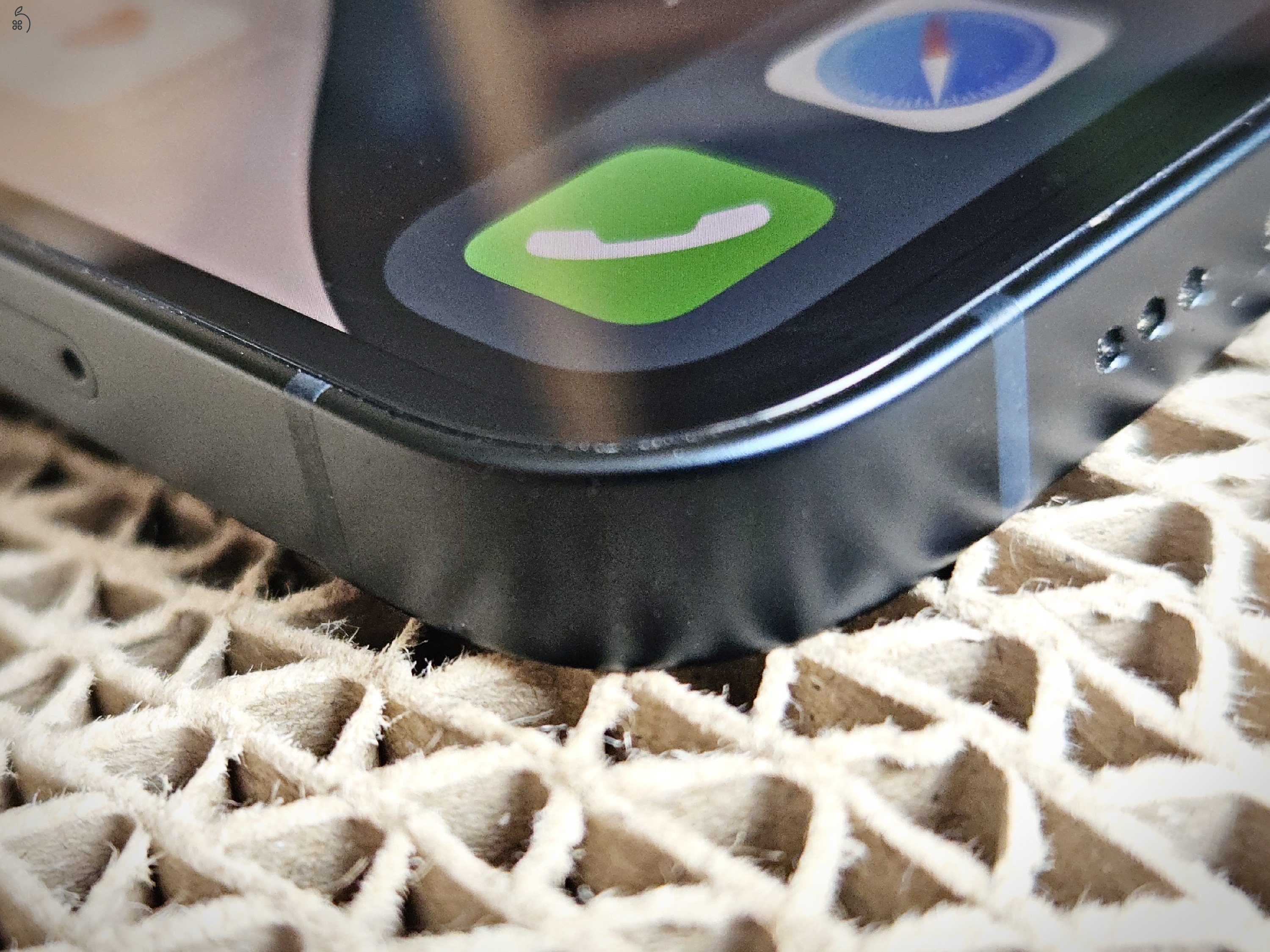 iPhone 14 128 GB Midnight független telefon