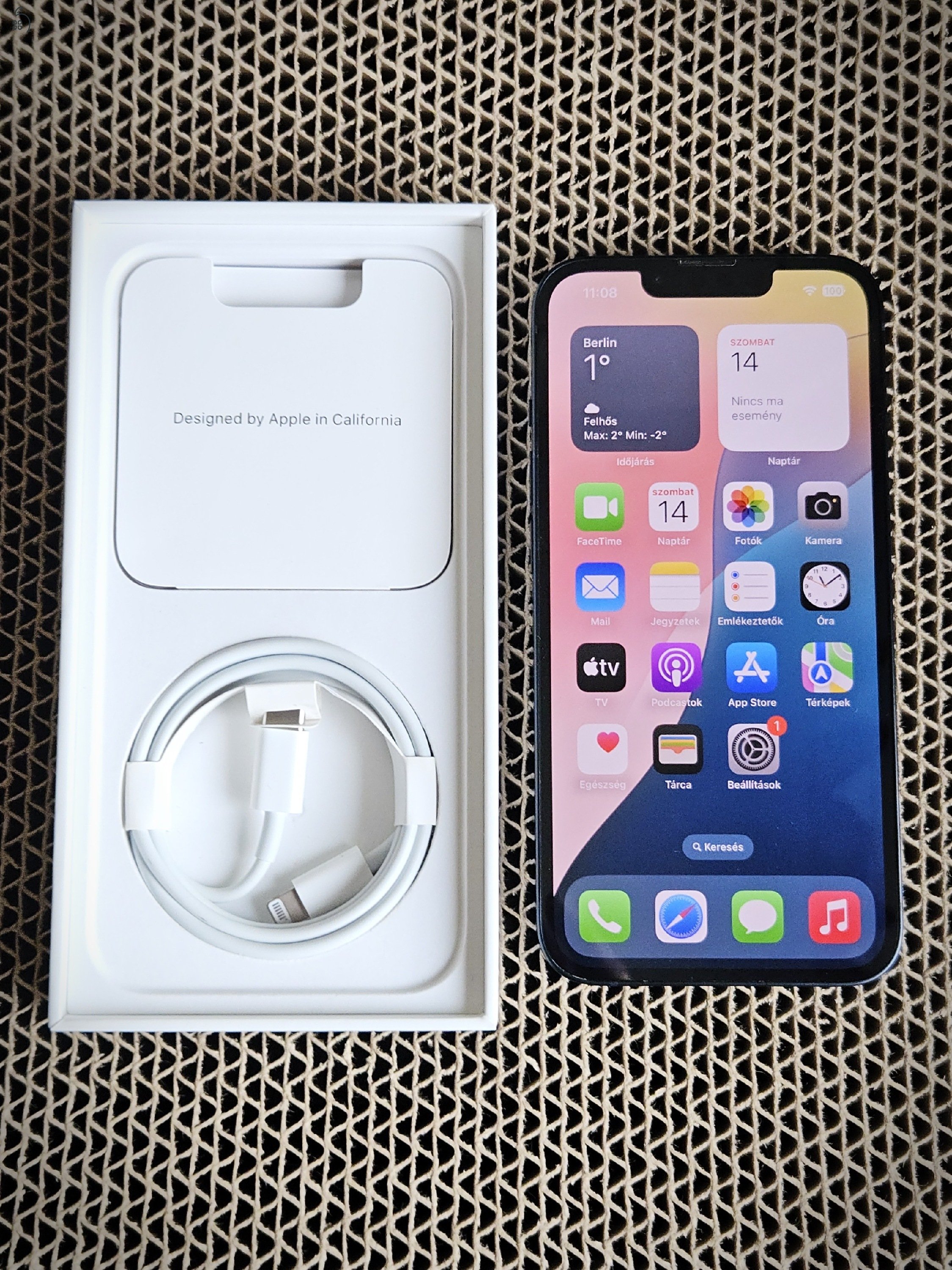 iPhone 14 128 GB Midnight független telefon