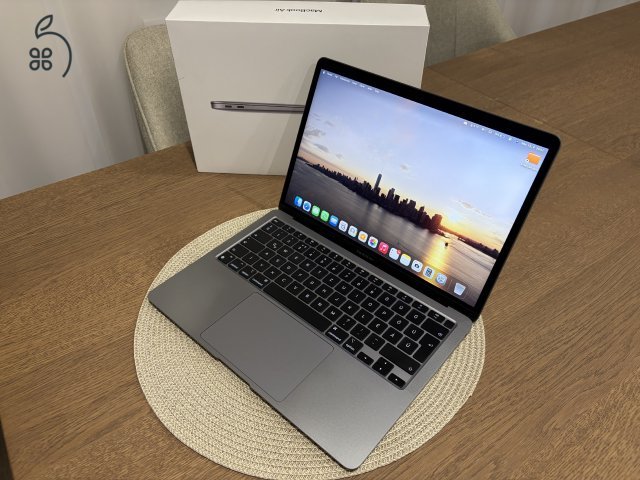Apple MacBook Air M1 13,3 asztroszürke (256/8 GB)