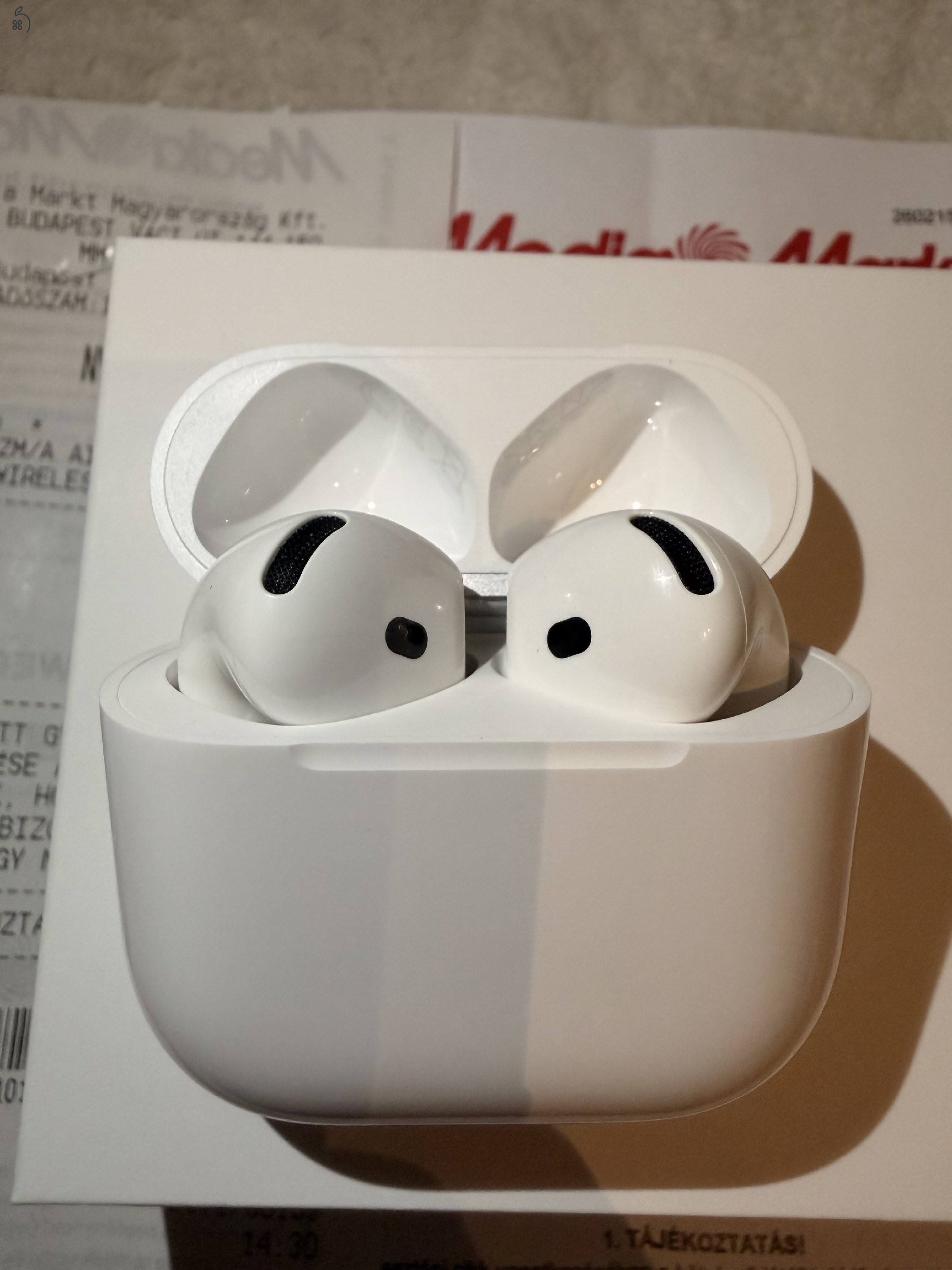 AirPods 4.gen zajkioltással