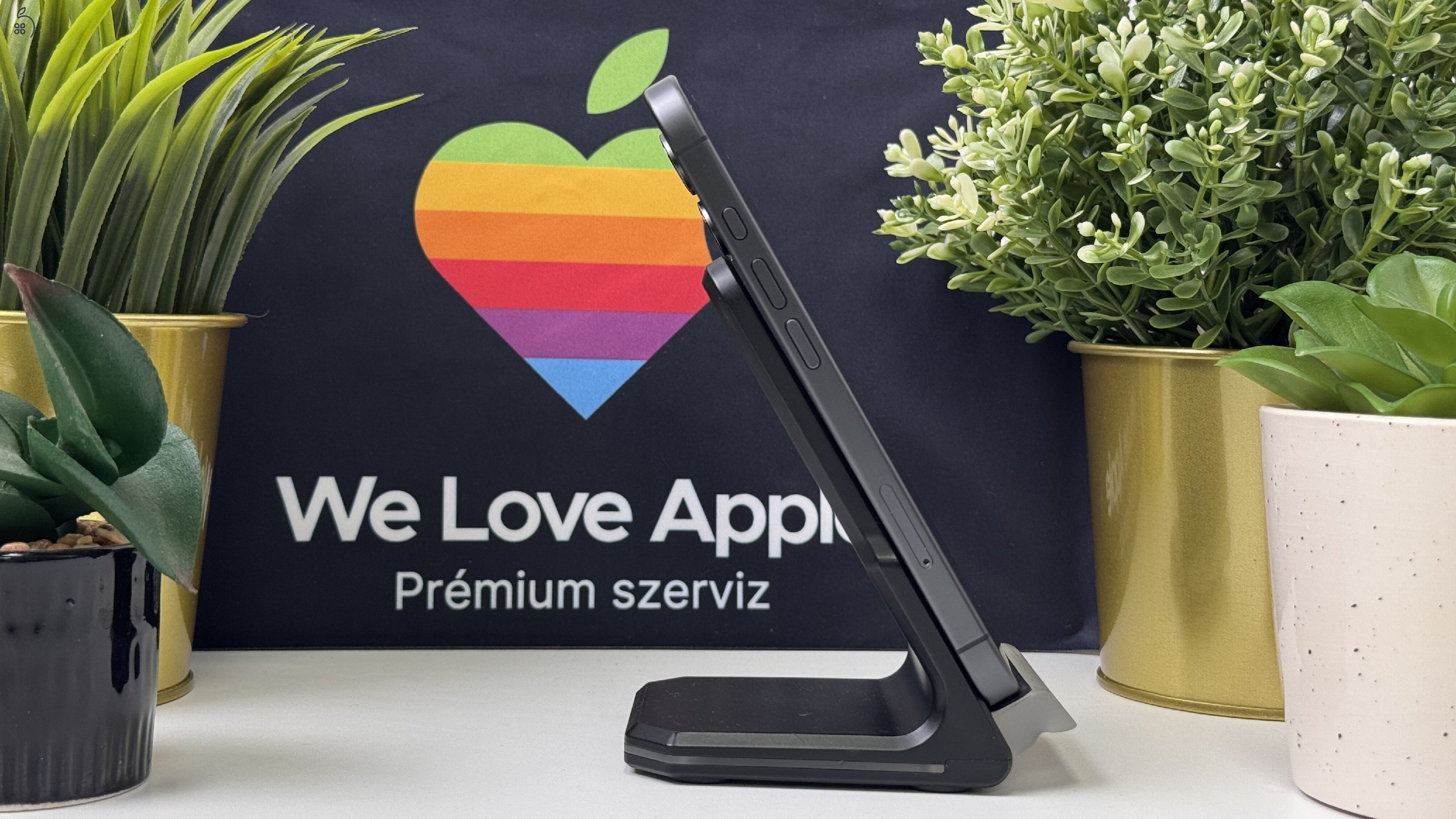 HIBÁTLAN iPhone 17, 256GB, Fekete, 100% akku, Független - 1ÉV Garancia, Számla